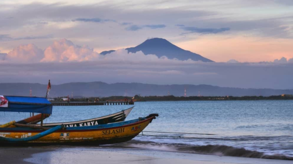 Teluk Penyu Beach: The Sunset Secret That Leaves You Speechless in Cilacap